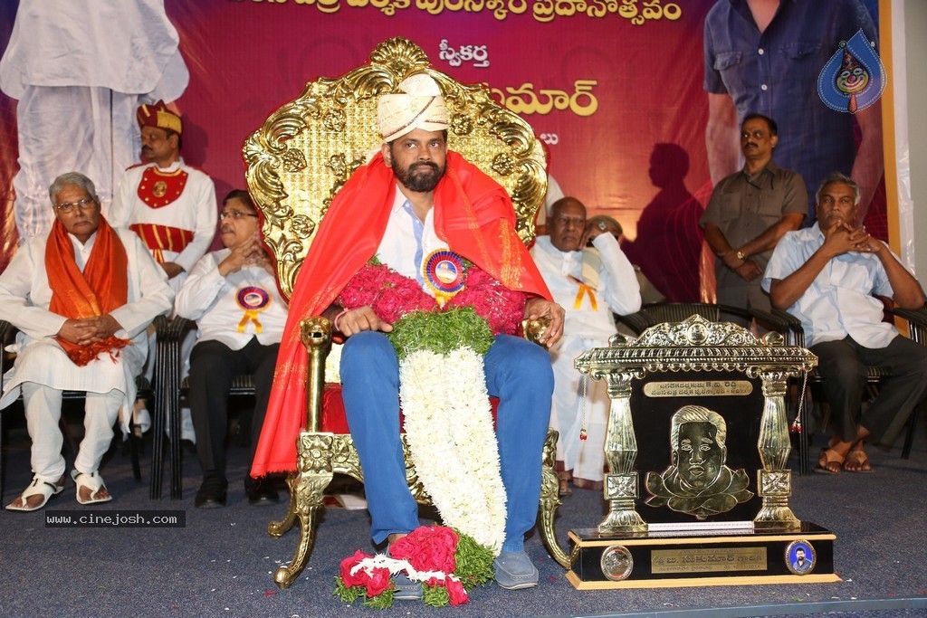 KV Reddy Award Presentation to Sukumar - 117 / 194 photos