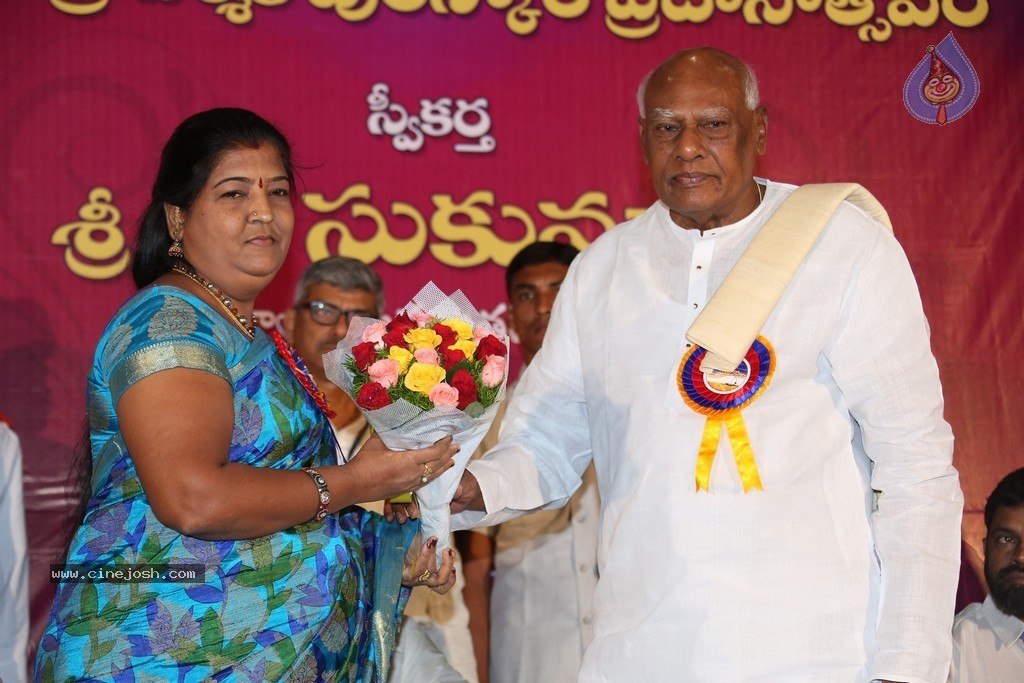 KV Reddy Award Presentation to Sukumar - 173 / 194 photos