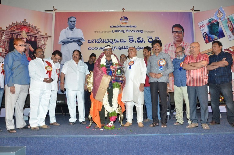 KV Reddy award to Gunasekhar - 25 / 52 photos