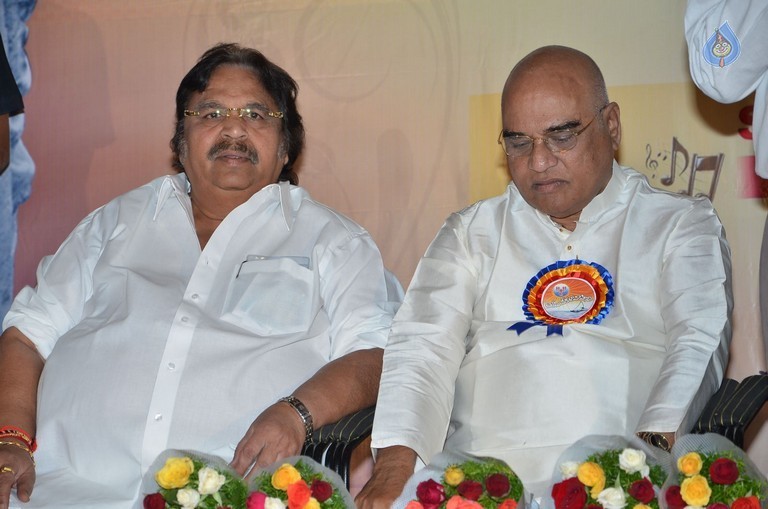KV Reddy award to Gunasekhar - 26 / 52 photos
