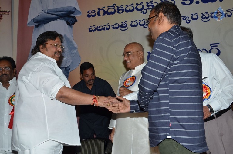 KV Reddy award to Gunasekhar - 39 / 52 photos