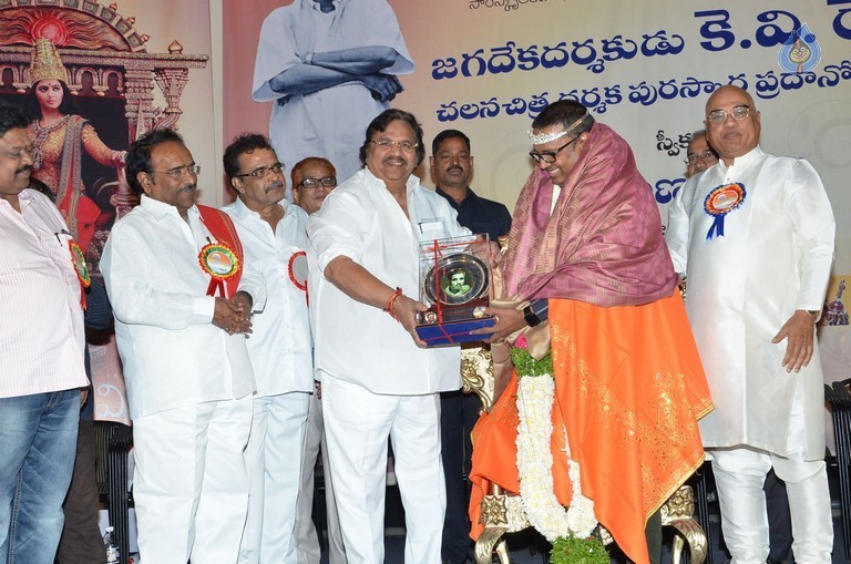 KV Reddy award to Gunasekhar - 43 / 52 photos