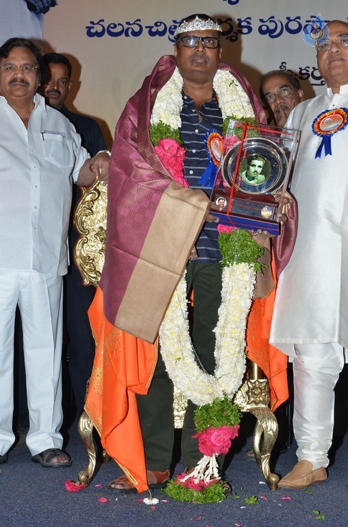 KV Reddy award to Gunasekhar - 44 / 52 photos