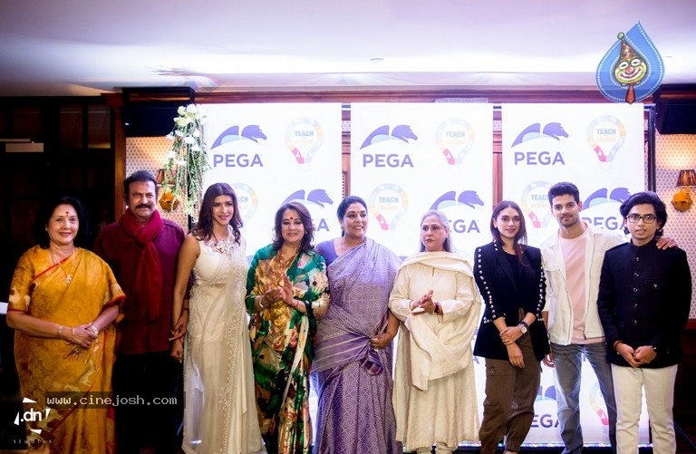 Lakshmi Manchu Launches Teach For Change Nationally - 3 / 8 photos