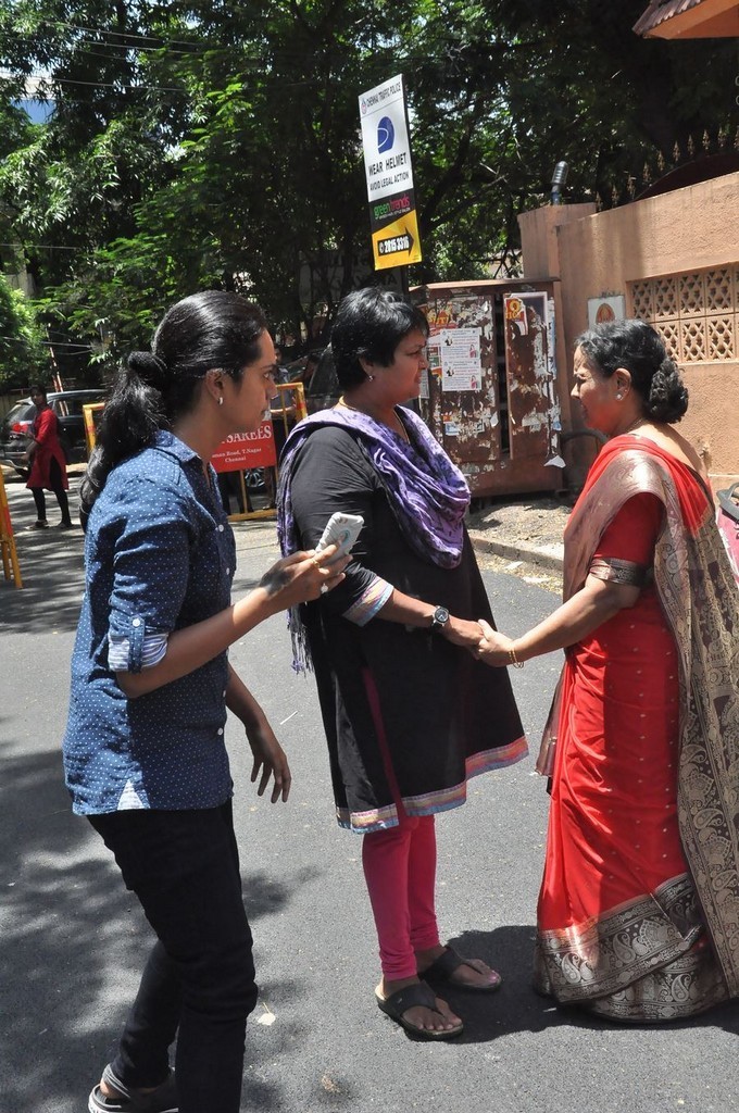 Last Respects to Actress Jyothi Lakshmi - 1 / 16 photos