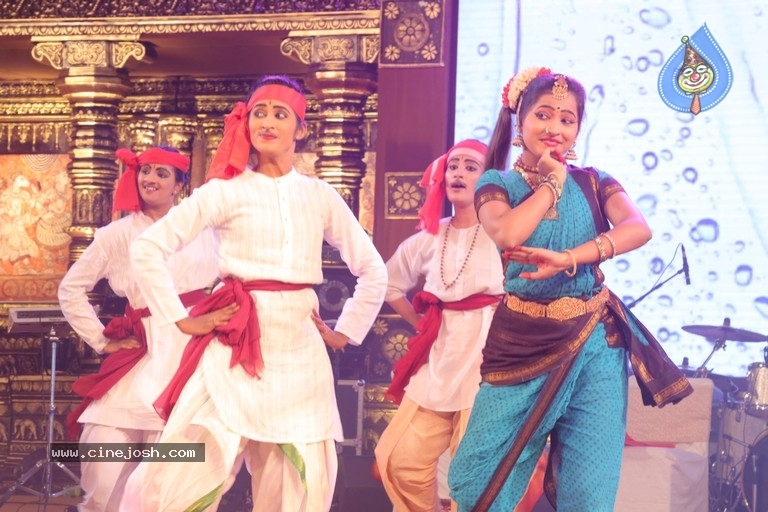 Lepakshi Utsavam 2018 Day 02 - 17 / 36 photos