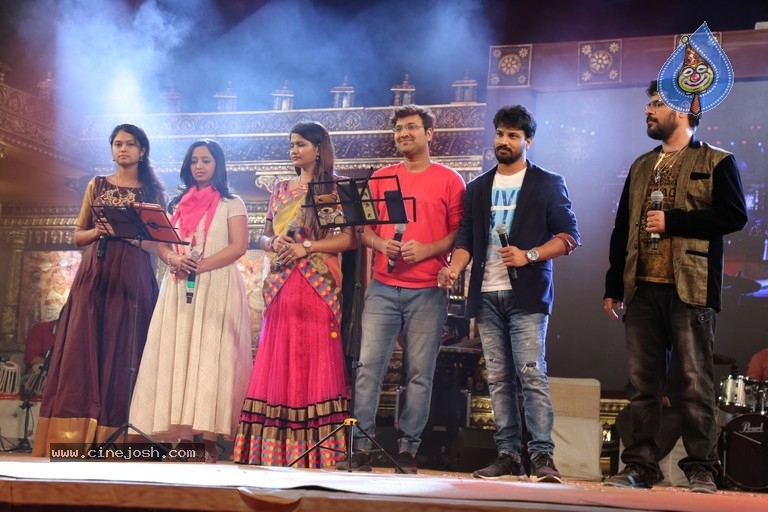 Lepakshi Utsavam 2018 Day 02 - 35 / 36 photos