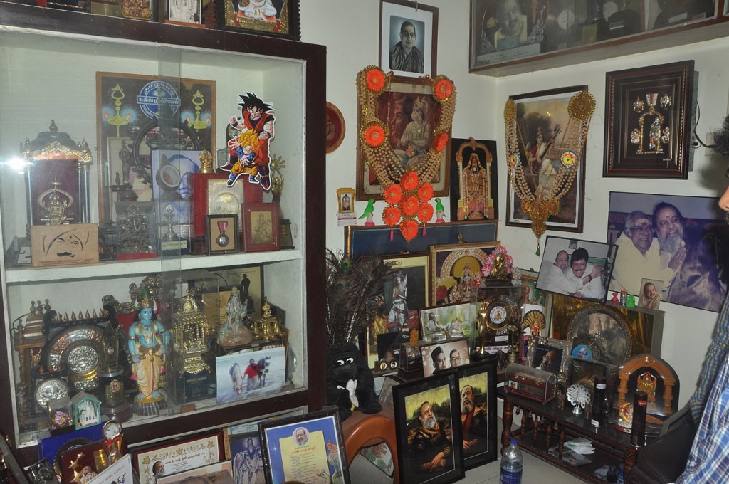 Lyricist Vaali Condolence Photos - 9 / 99 photos