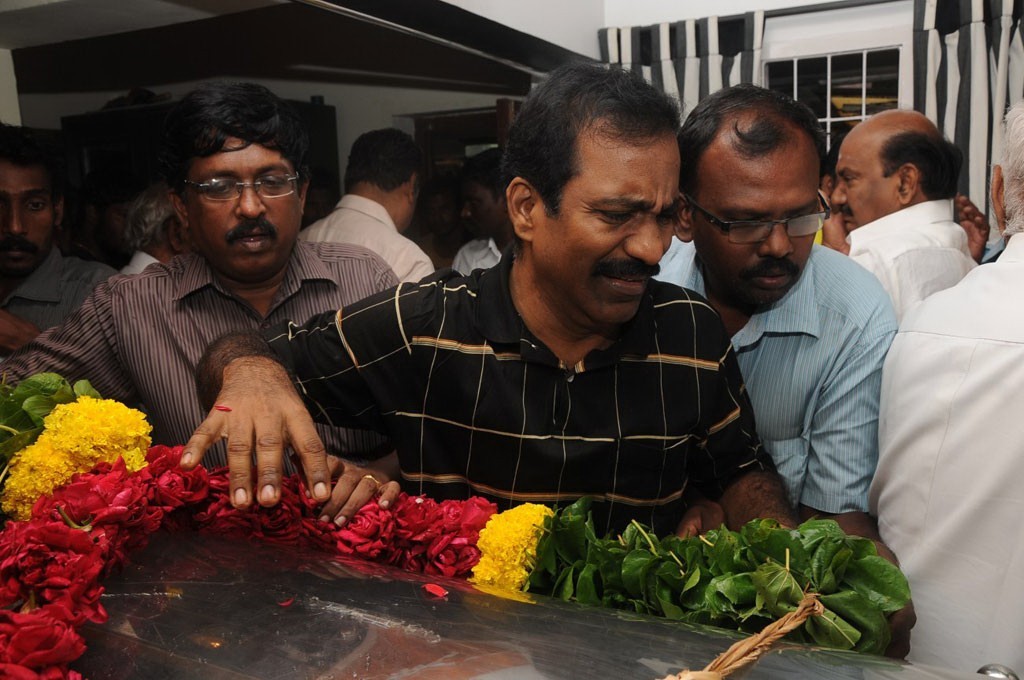 Lyricist Vaali Condolence Photos - 79 / 99 photos