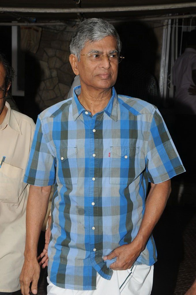 Lyricist Vaali Condolence Photos - 83 / 99 photos