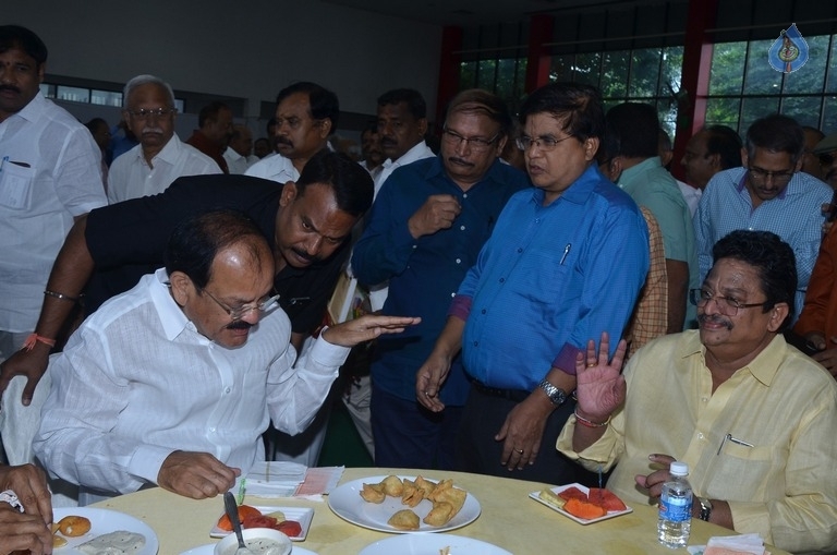M Venkaiah Naidu Atmiya Abhinandana Sabha - 32 / 105 photos