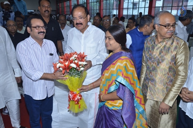 M Venkaiah Naidu Atmiya Abhinandana Sabha - 82 / 105 photos