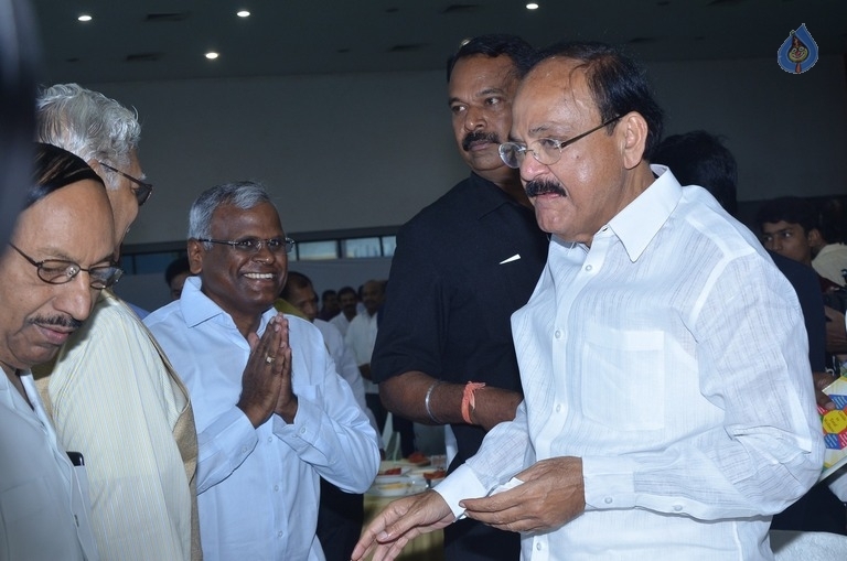 M Venkaiah Naidu Atmiya Abhinandana Sabha - 92 / 105 photos