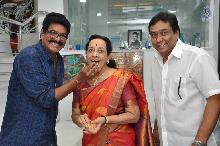 Maa Association Greets to Heroin smt Jamuna - 5 / 13 photos