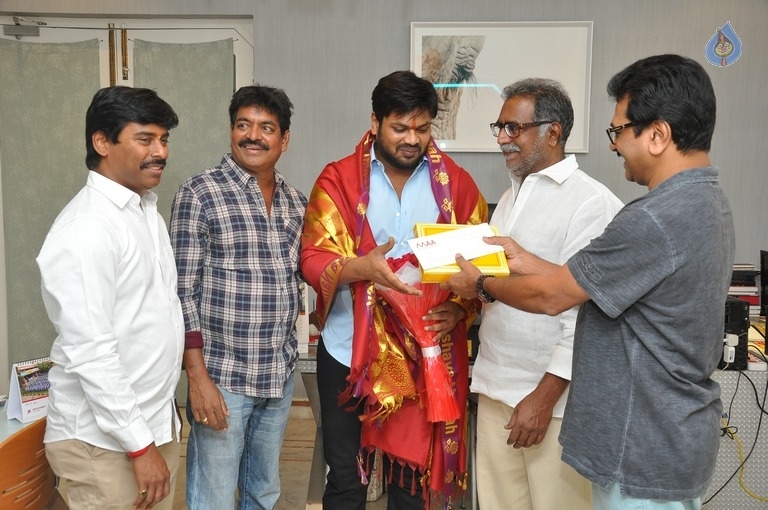 MAA Celebrates Manchu Manoj Birthday - 4 / 7 photos