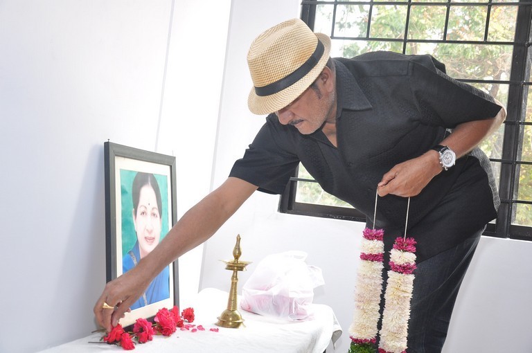 MAA Condoles Jayalalithaa Demise - 9 / 21 photos