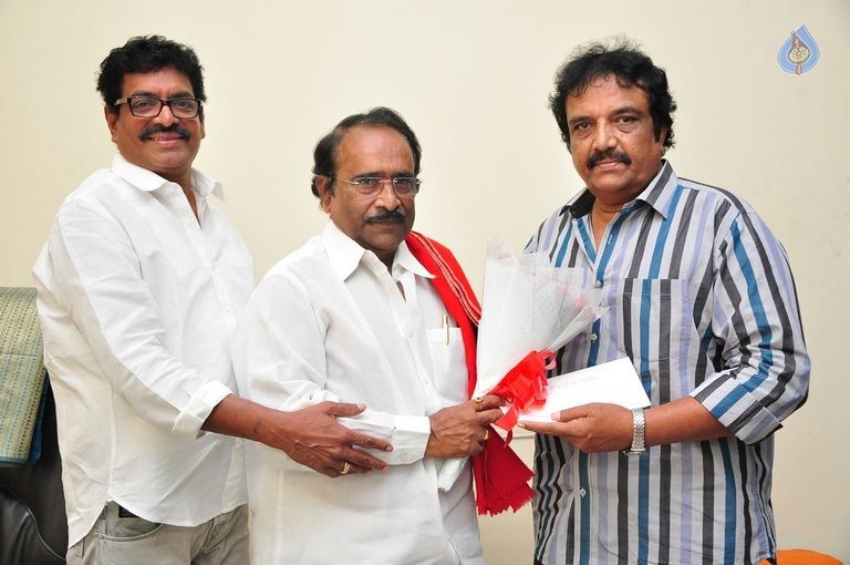 MAA Donate Cheque to Pavala Syamala - 1 / 29 photos