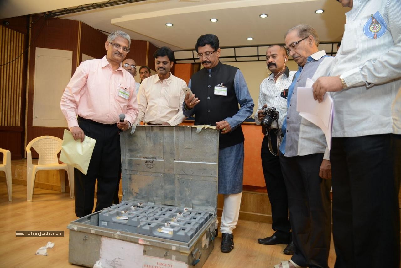 MAA Elections 2015 Counting Photos - 22 / 54 photos