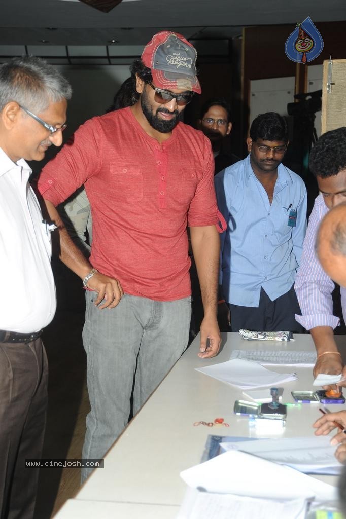 Maa Elections Polling 01 - 37 / 130 photos