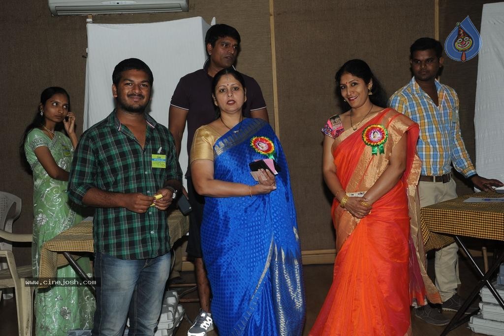 Maa Elections Polling 01 - 47 / 130 photos