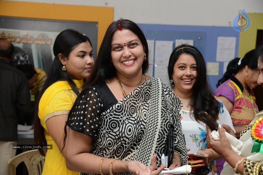 Maa Elections Polling 01 - 55 / 130 photos