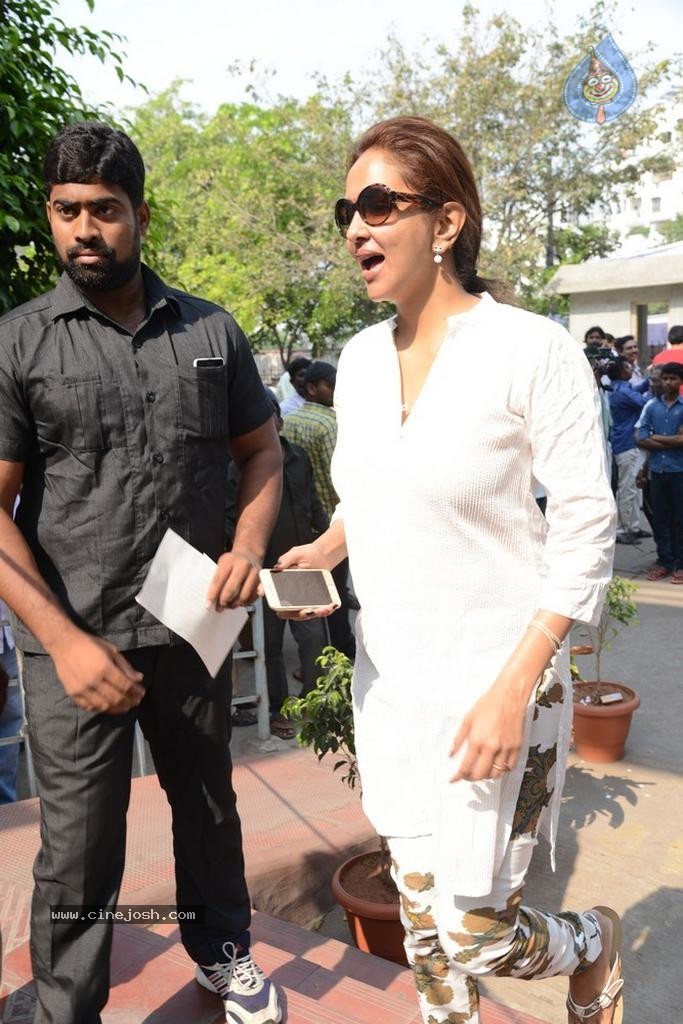 Maa Elections Polling 01 - 71 / 130 photos