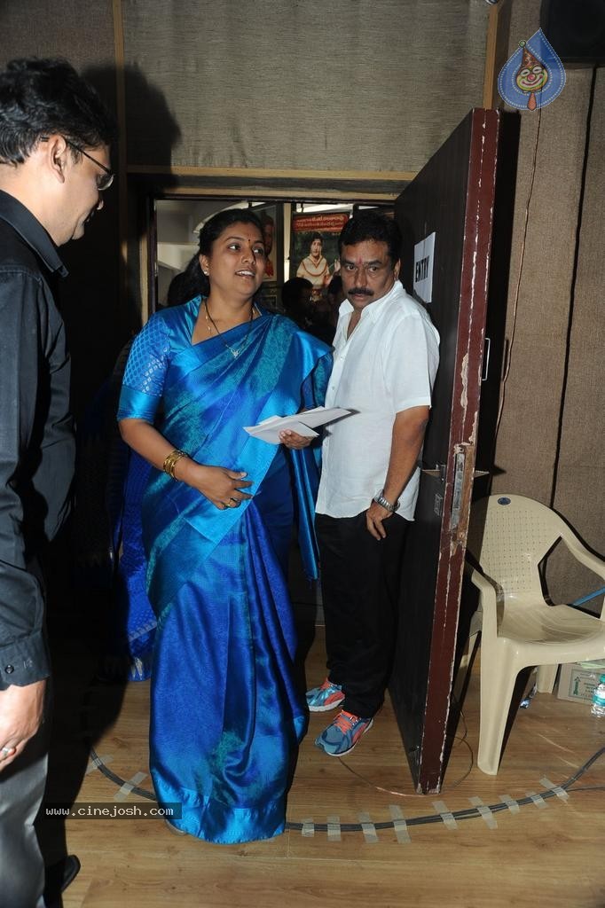 Maa Elections Polling 03 - 37 / 63 photos