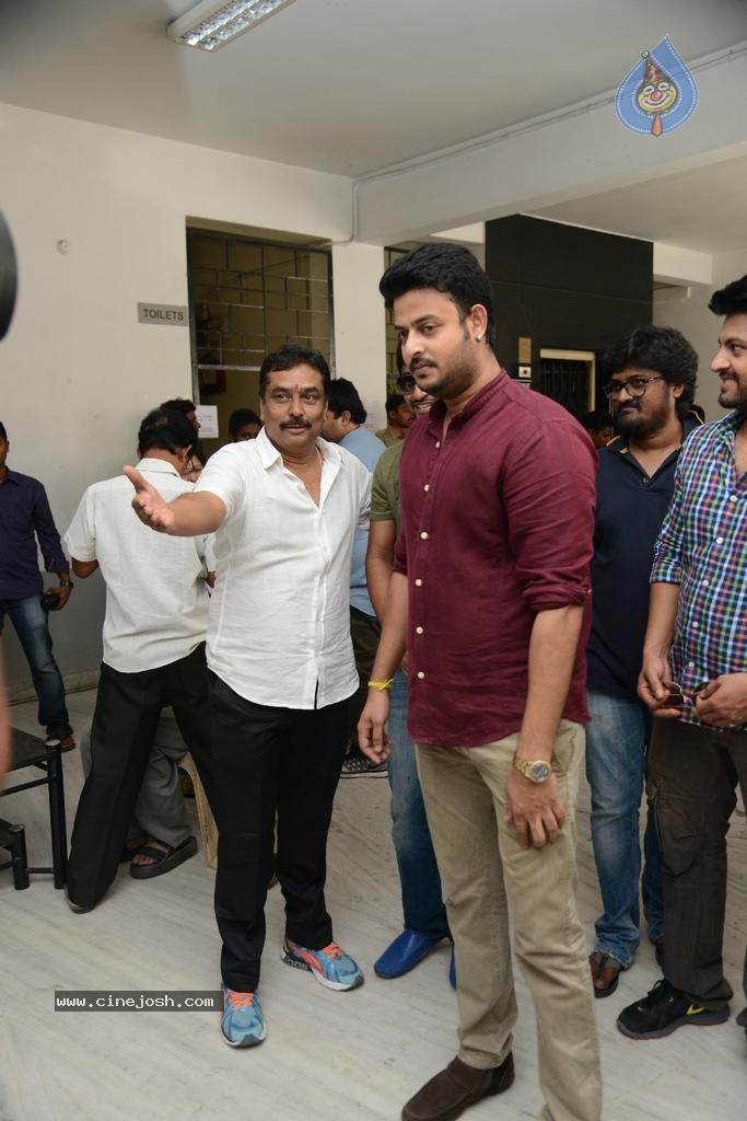 Maa Elections Polling 04 - 28 / 100 photos