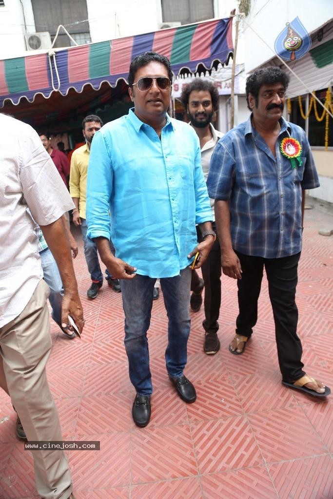 Maa Elections Polling 04 - 30 / 100 photos