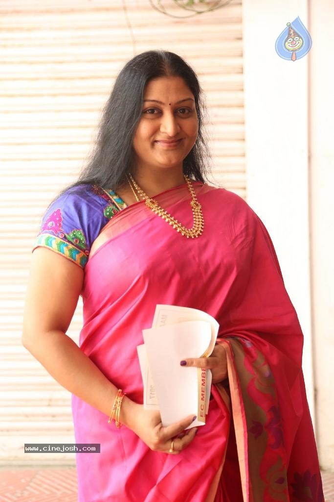 Maa Elections Polling 04 - 38 / 100 photos