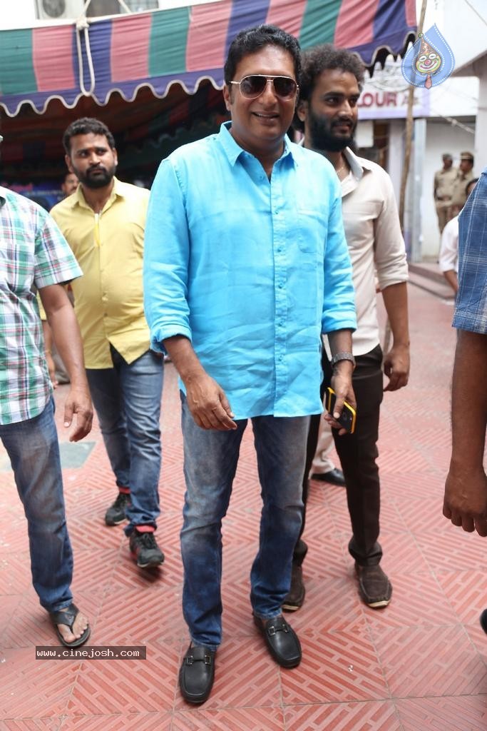 Maa Elections Polling 04 - 75 / 100 photos