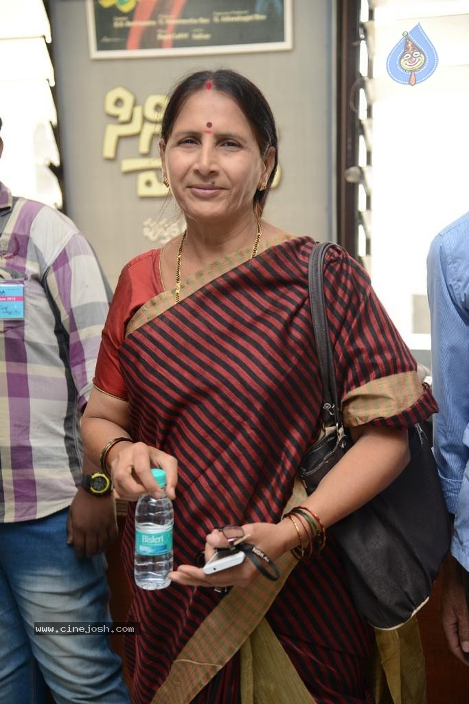 Maa Elections Polling 04 - 76 / 100 photos