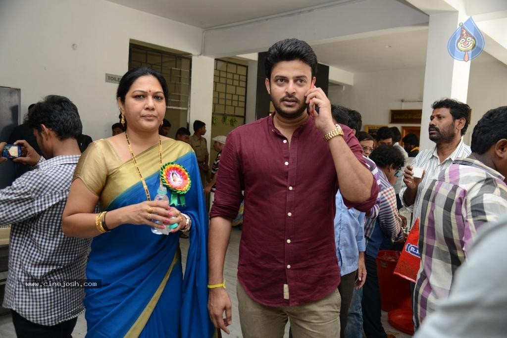 Maa Elections Polling 04 - 94 / 100 photos