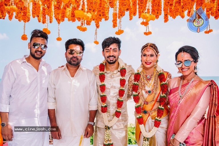 Mahat Raghavendra - Prachi Mishra Wedding Photos - 9 / 13 photos