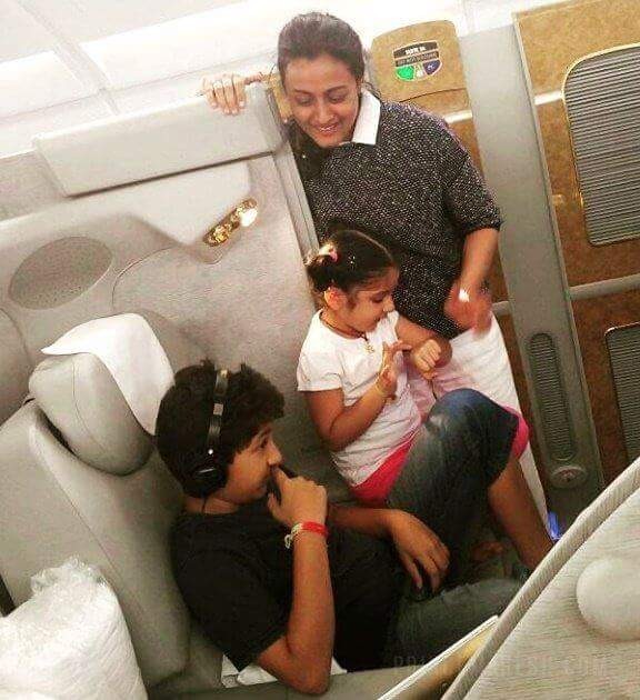 Mahesh Babu Family Holiday Tour Photos - 5 / 13 photos