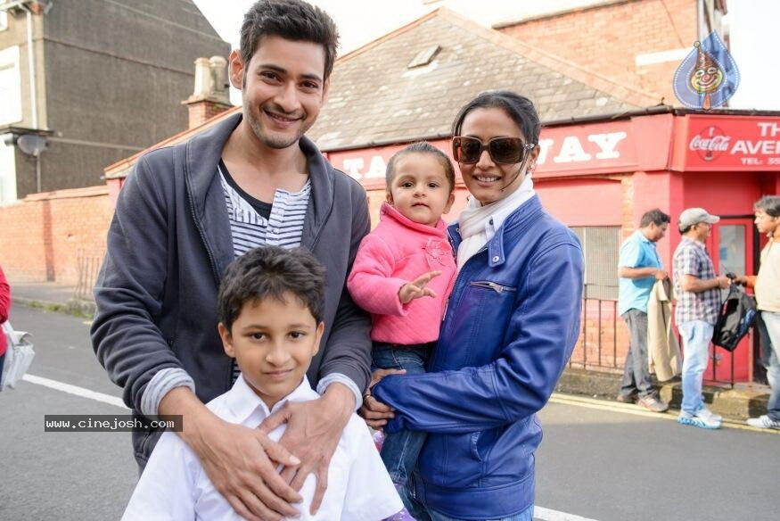 Mahesh Babu Family Photos - 2 / 3 photos