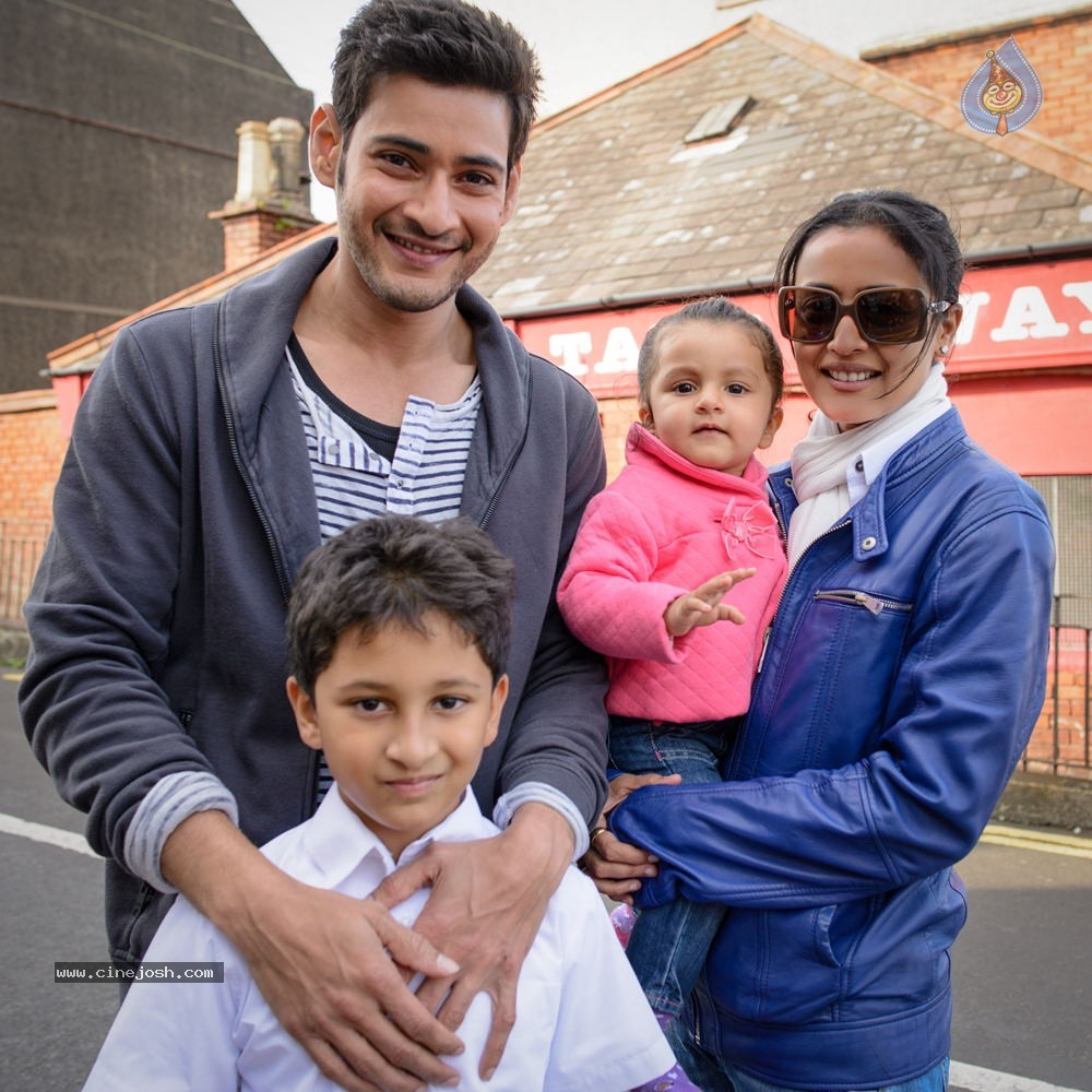 Mahesh Babu Family Photos - 3 / 3 photos