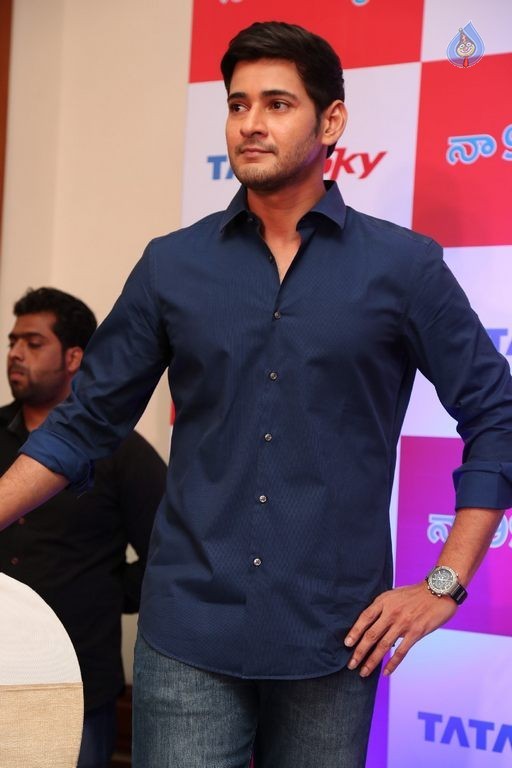 Mahesh Babu at Tata Sky Success Celebrations - 7 / 42 photos