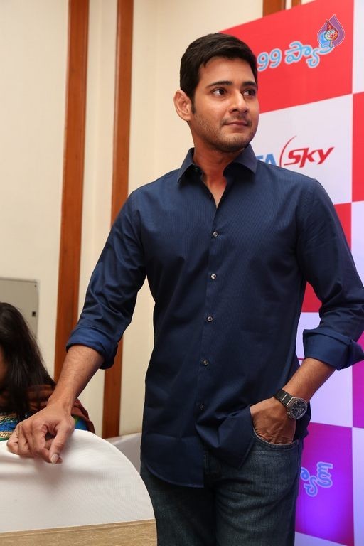 Mahesh Babu at Tata Sky Success Celebrations - 9 / 42 photos
