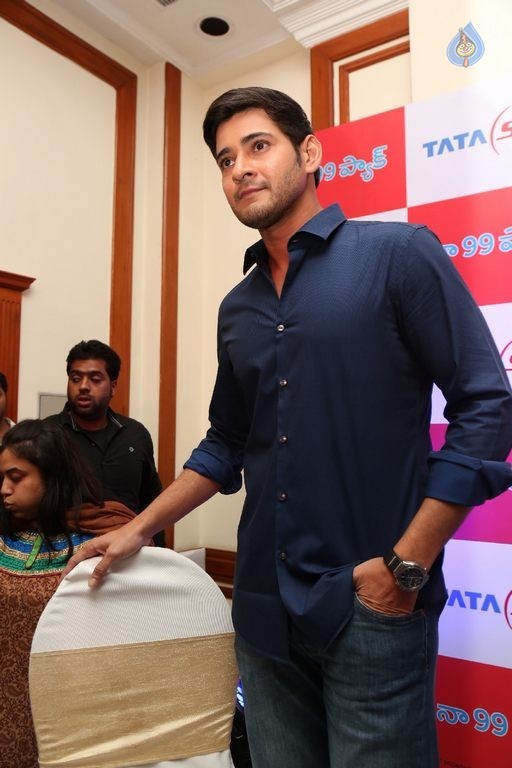 Mahesh Babu at Tata Sky Success Celebrations - 12 / 42 photos
