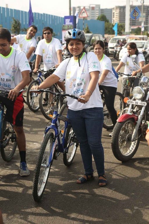 Mahesh Babu flags off Chak De India Ride - 27 / 42 photos