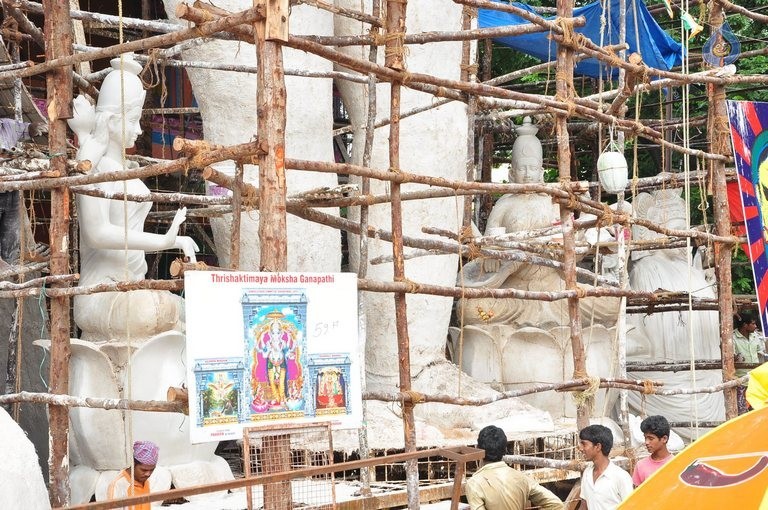Making of Khairatabad Ganesh 2015 Photos - 15 / 59 photos