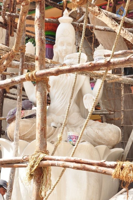 Making of Khairatabad Ganesh 2015 Photos - 26 / 59 photos