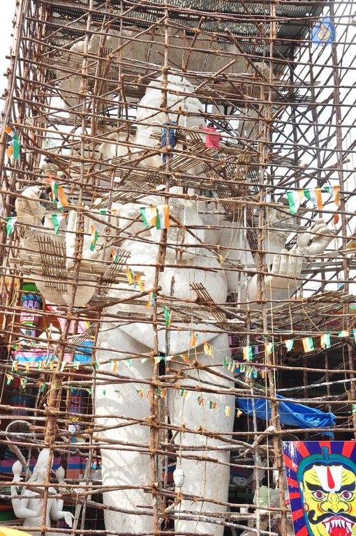 Making of Khairatabad Ganesh 2015 Photos - 30 / 59 photos