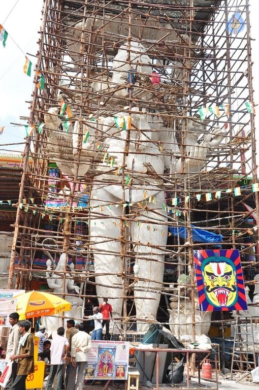Making of Khairatabad Ganesh 2015 Photos - 36 / 59 photos