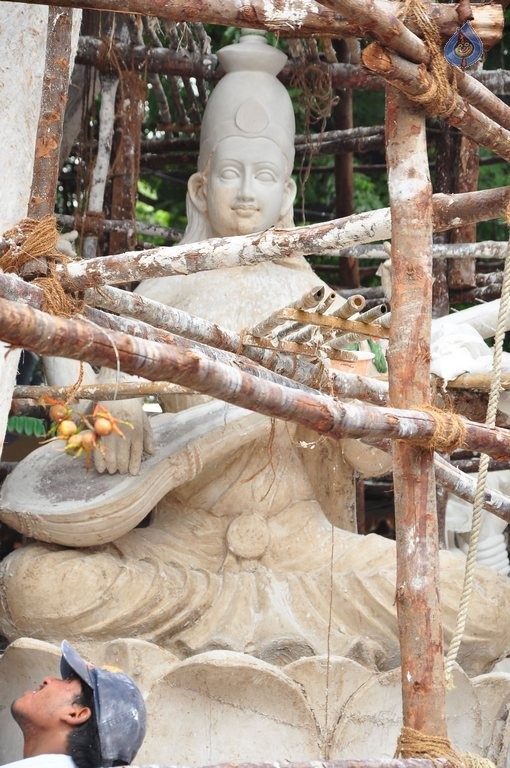 Making of Khairatabad Ganesh 2015 Photos - 48 / 59 photos