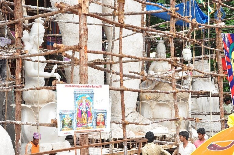 Making of Khairatabad Ganesh 2015 Photos - 49 / 59 photos