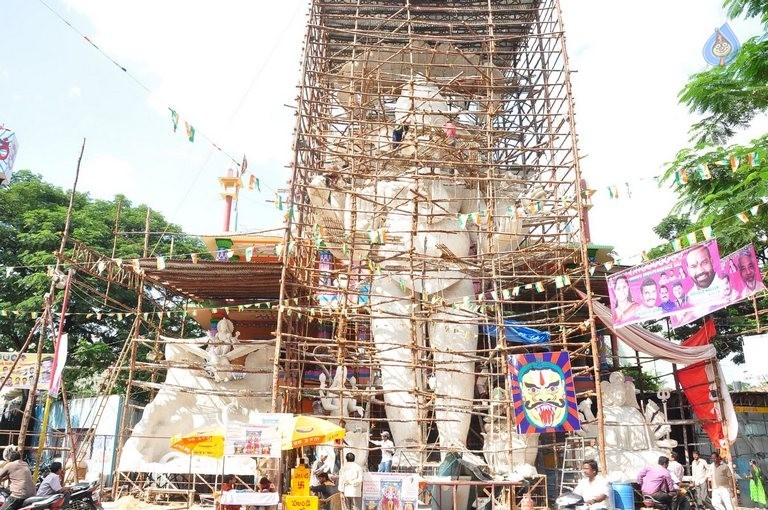 Making of Khairatabad Ganesh 2015 Photos - 52 / 59 photos
