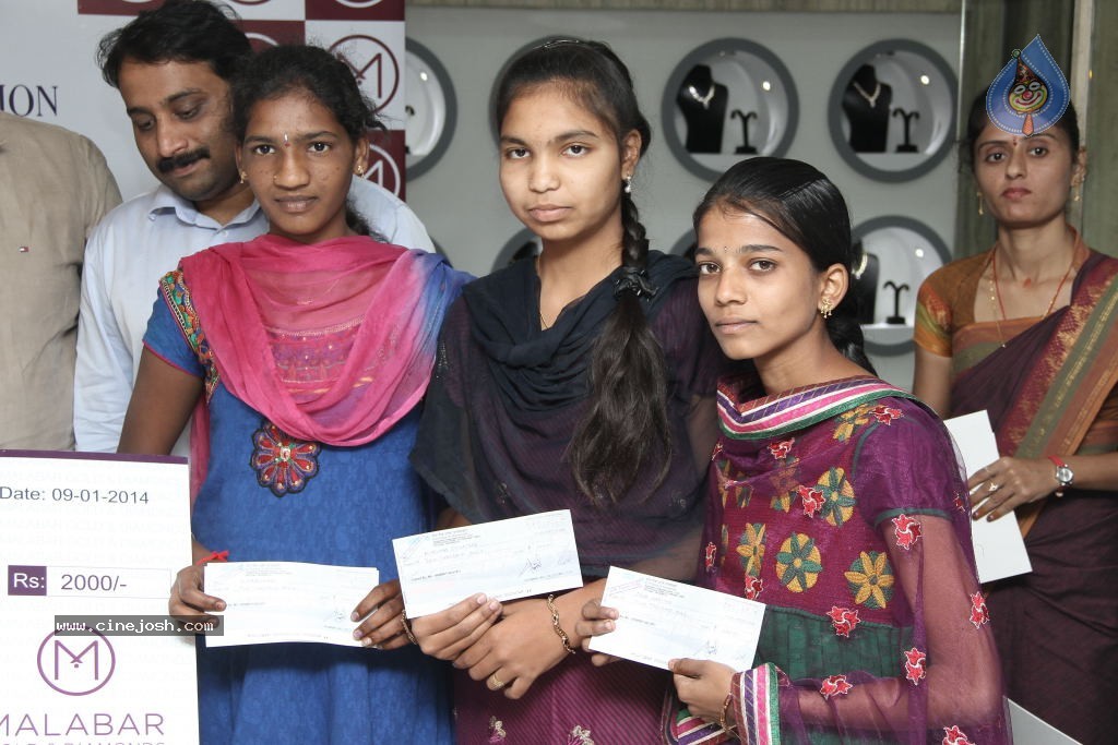 Malabar Gold Scholarships For Poor Girls Students - 2 / 30 photos