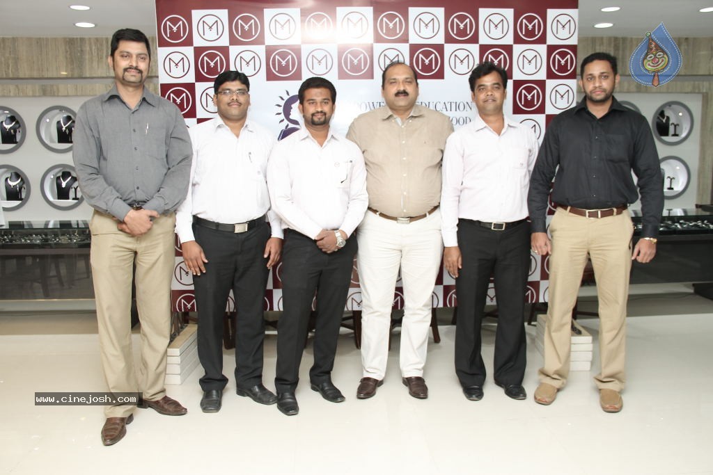 Malabar Gold Scholarships For Poor Girls Students - 7 / 30 photos